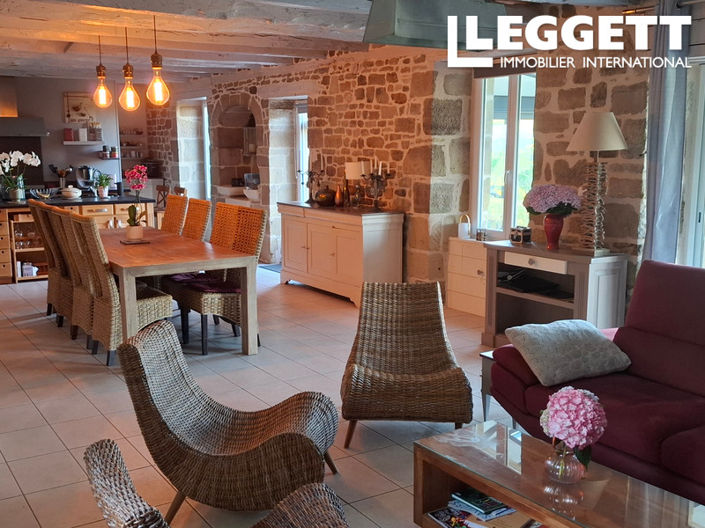 Image No.3-6 Bed House for sale