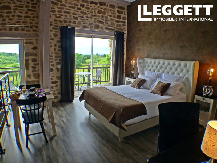 Image No.4-6 Bed House for sale