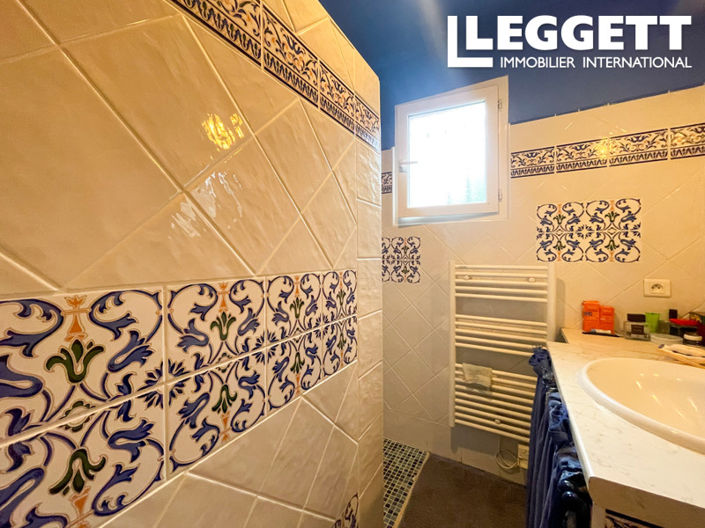 Image No.10-3 Bed House for sale