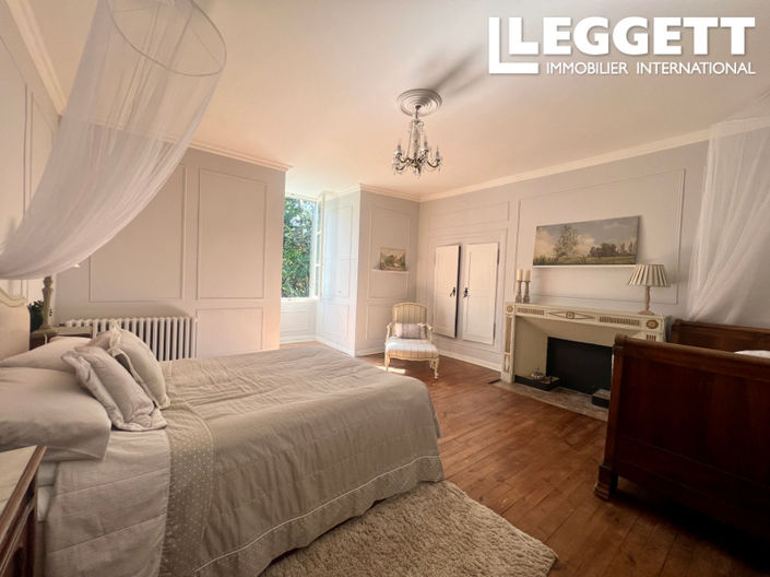 Image No.9-10 Bed Chateaux for sale