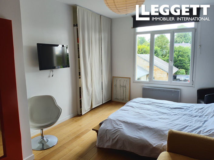 Image No.6-5 Bed House for sale