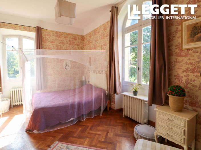 Image No.4-6 Bed Chateaux for sale