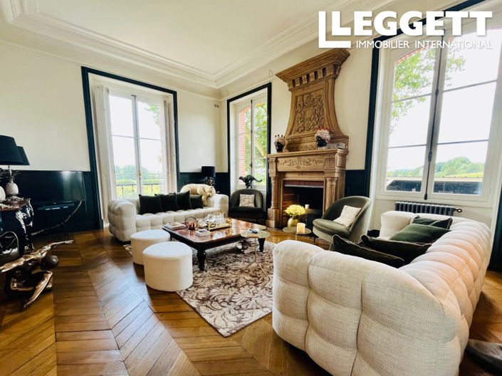 Image No.5-7 Bed Chateaux for sale