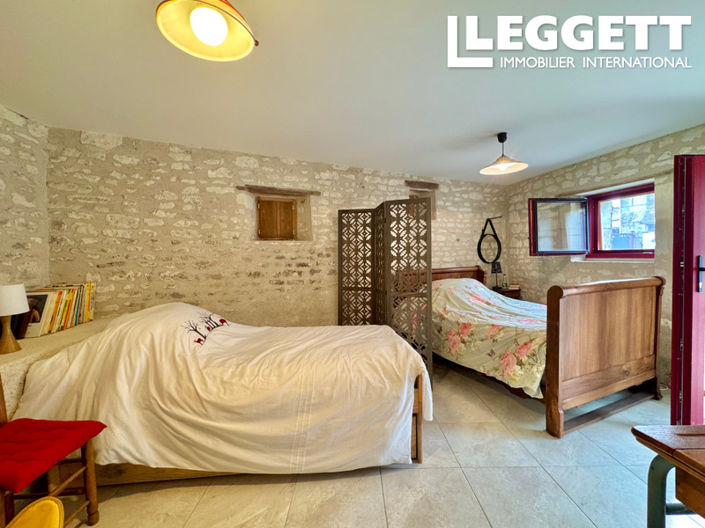 Image No.9-2 Bed House for sale