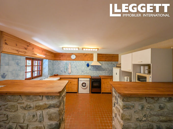 Image No.9-6 Bed House for sale