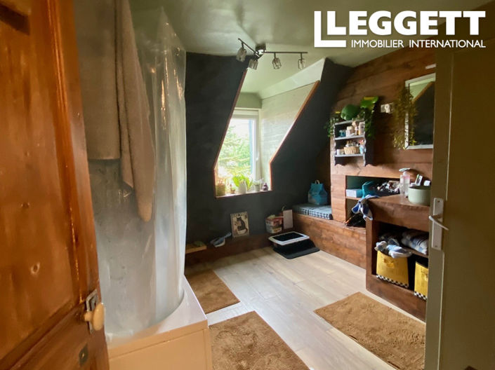 Image No.6-6 Bed House for sale