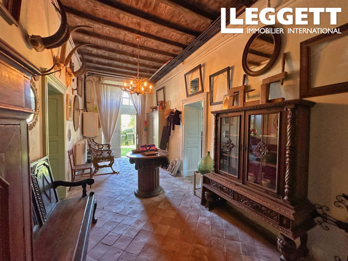 Image No.2-4 Bed House for sale