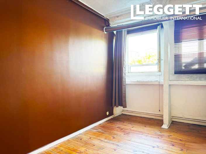 Image No.8-4 Bed House for sale