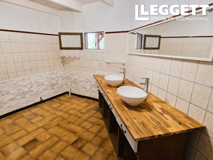 Image No.8-3 Bed House for sale