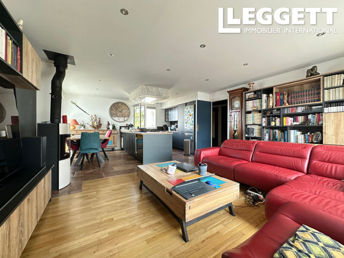 Image No.8-2 Bed House for sale