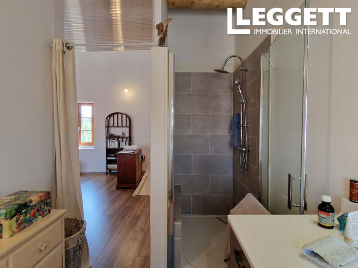 Image No.10-1 Bed House for sale