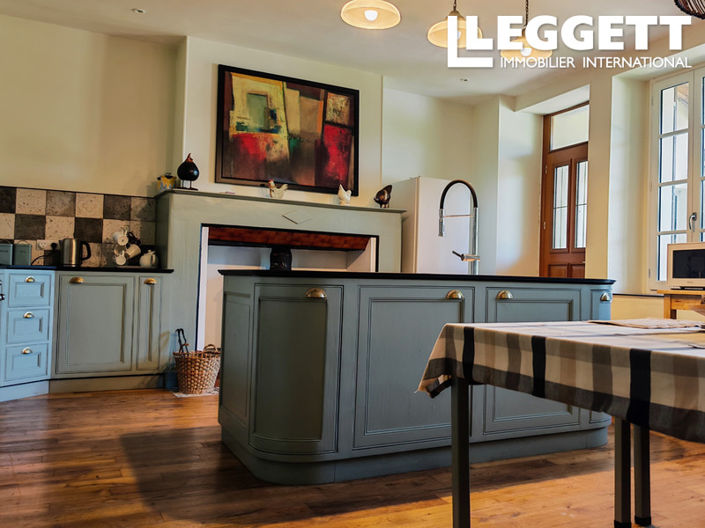 Image No.6-3 Bed House for sale