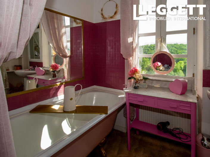 Image No.7-4 Bed House for sale