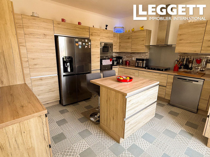 Image No.2-4 Bed House for sale