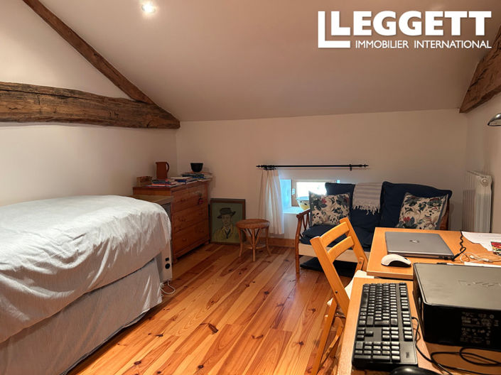 Image No.10-3 Bed House for sale