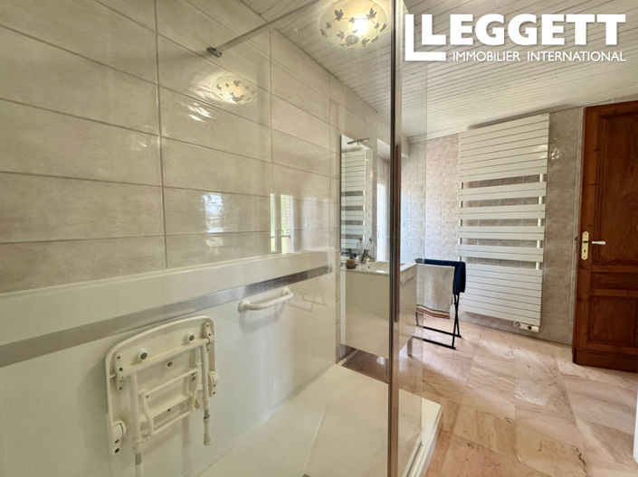 Image No.7-5 Bed House for sale