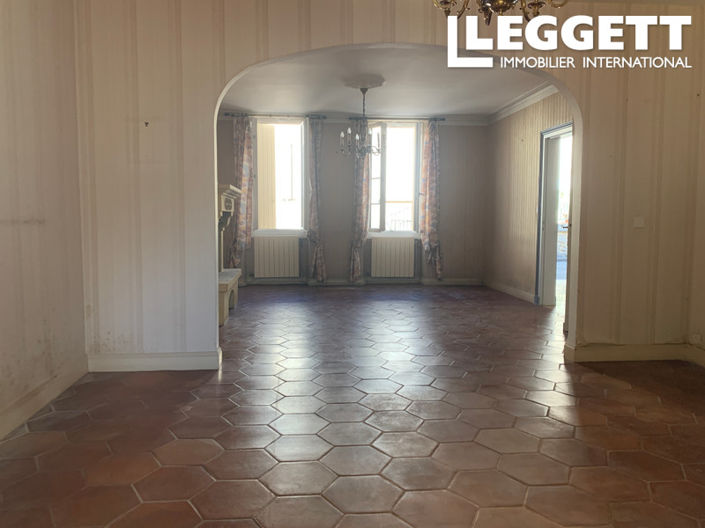 Image No.8-5 Bed House for sale