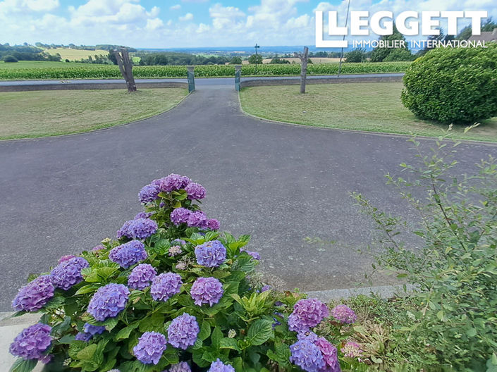 Image No.3-5 Bed House for sale