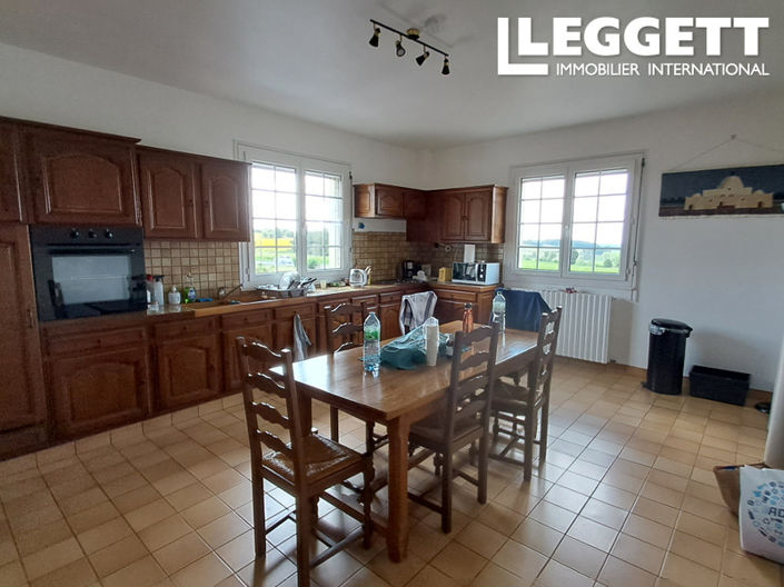 Image No.6-5 Bed House for sale