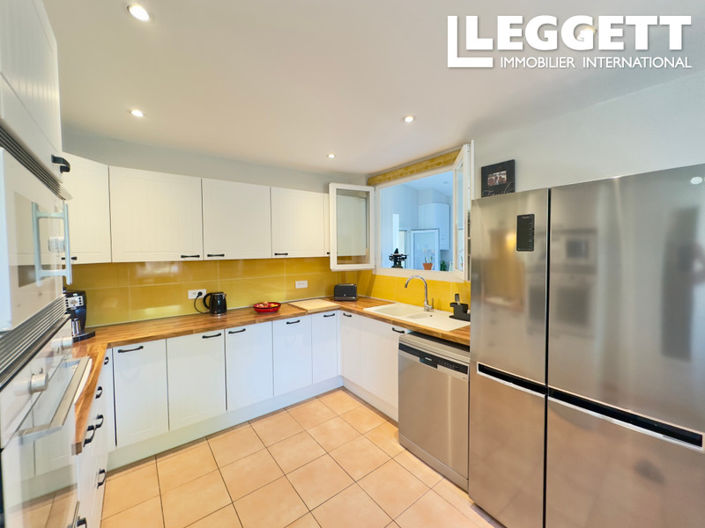 Image No.3-4 Bed House for sale