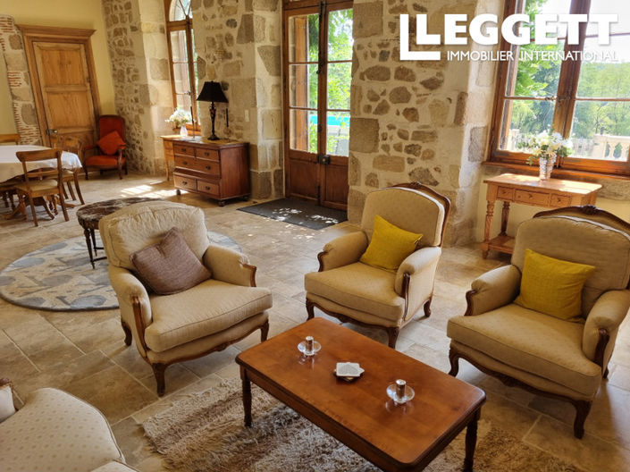 Image No.5-7 Bed Chateaux for sale