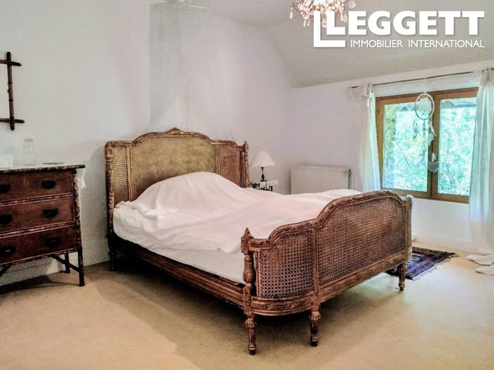 Image No.8-4 Bed House for sale