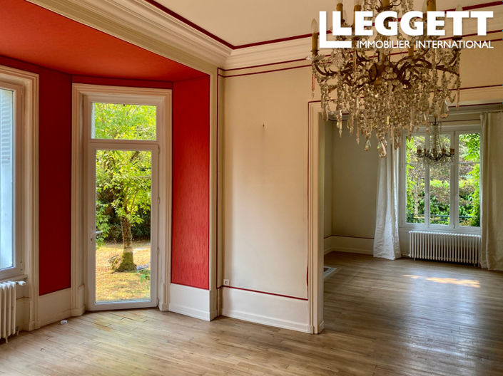 Image No.7-9 Bed Chateaux for sale