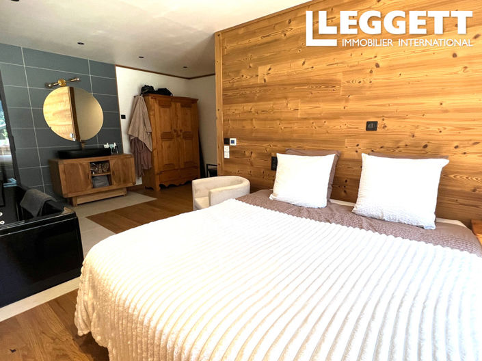 Image No.5-4 Bed House for sale