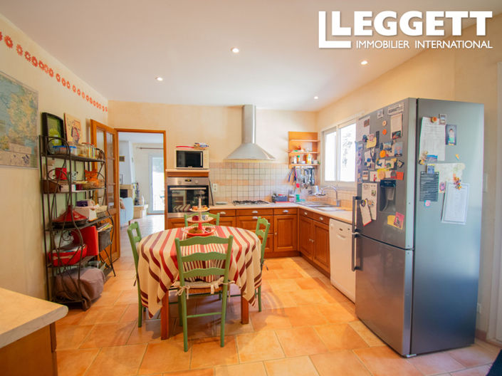 Image No.2-4 Bed House for sale