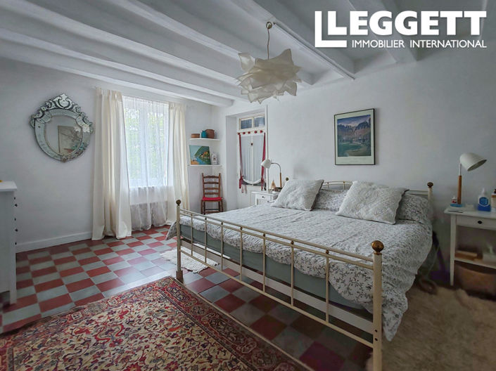 Image No.6-4 Bed House for sale