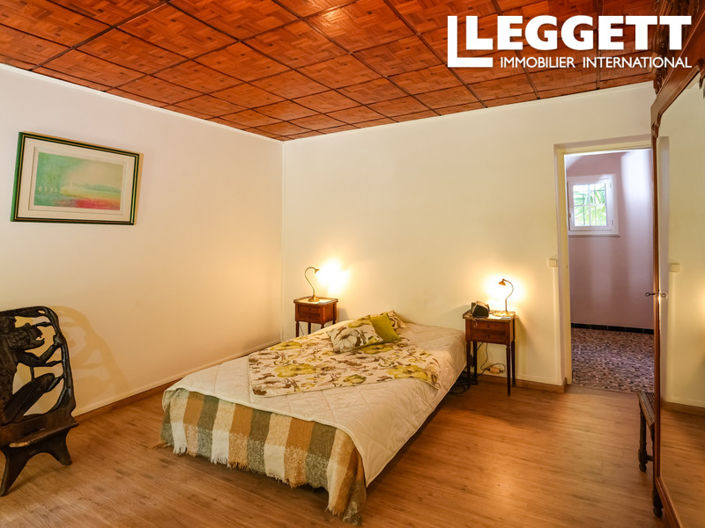 Image No.10-6 Bed House for sale