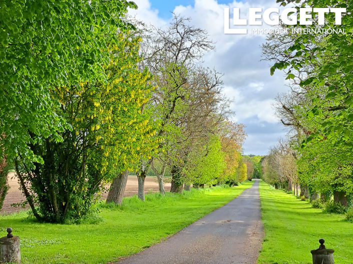 Image No.3-40 Bed Chateaux for sale