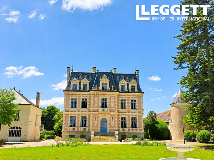 Image No.4-40 Bed Chateaux for sale