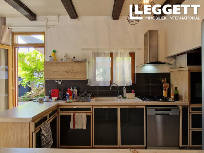 Image No.4-6 Bed House for sale