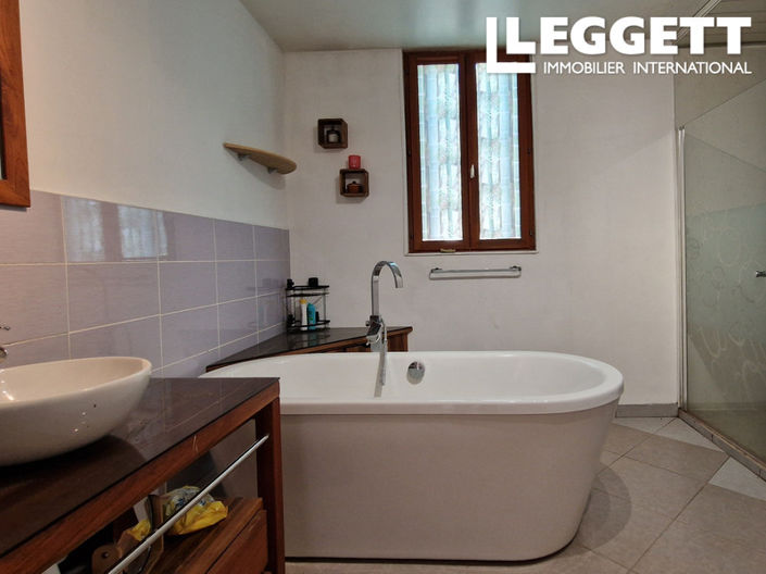 Image No.7-6 Bed House for sale