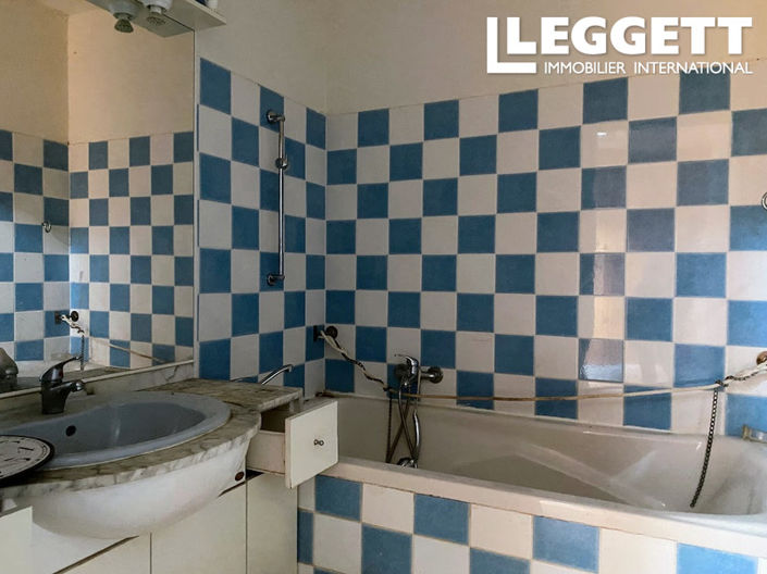 Image No.6-2 Bed House for sale