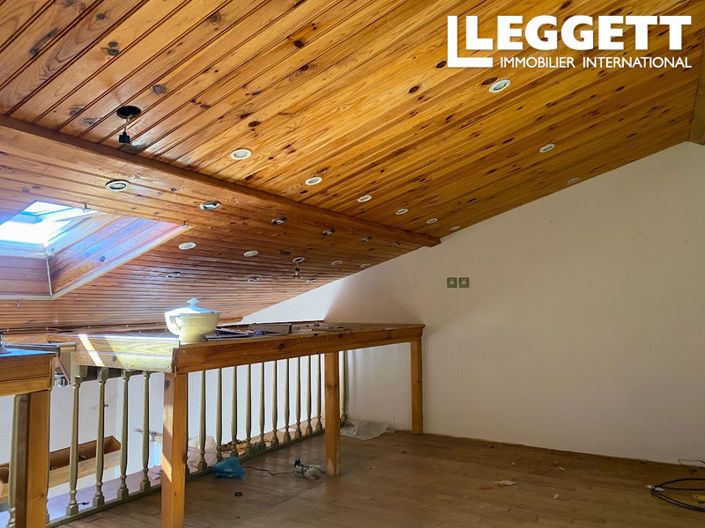 Image No.8-2 Bed House for sale