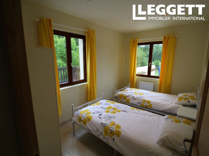 Image No.10-10 Bed House for sale