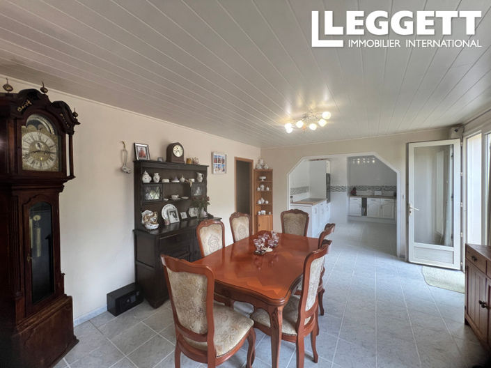 Image No.4-10 Bed House for sale