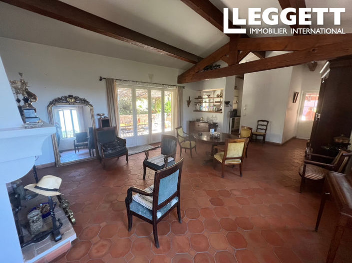 Image No.8-3 Bed House for sale