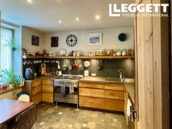 Image No.4-7 Bed House for sale