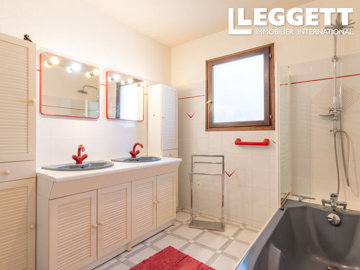 ahr0chm6ly9jzg4uagvzdglhlmltbw8vaw1hz2uvvevom