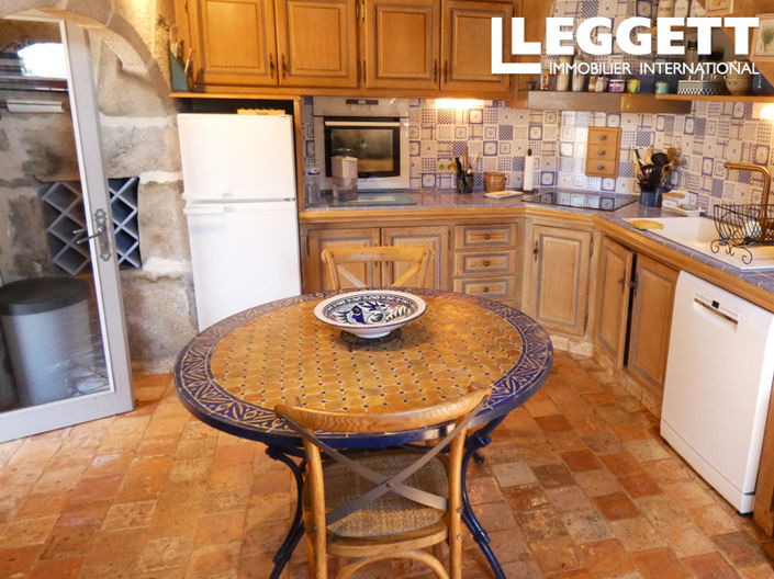 Image No.6-6 Bed House for sale