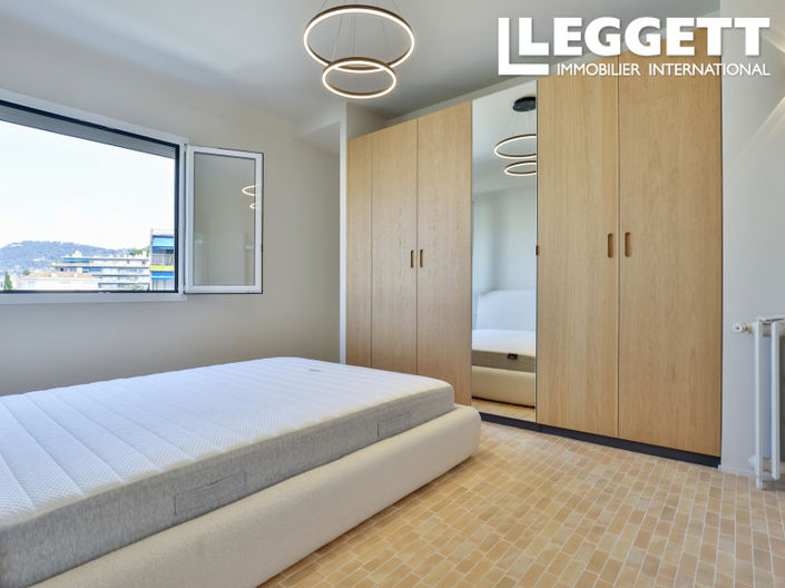 Image No.10-2 Bed Apartment for sale