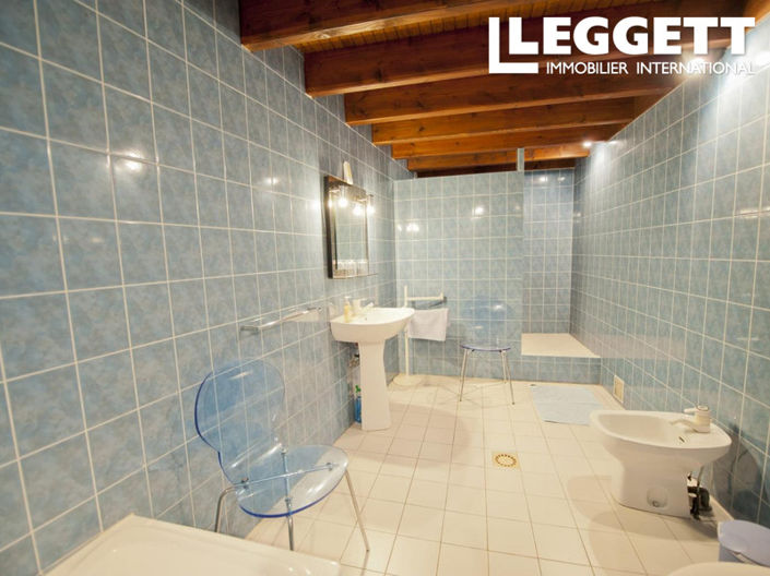 Image No.8-4 Bed House for sale