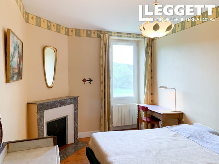 Image No.9-11 Bed House for sale