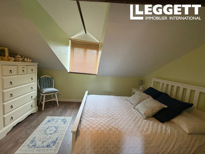 Image No.8-5 Bed House for sale