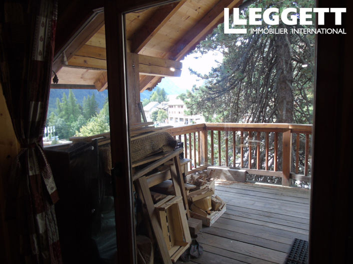 Image No.8-4 Bed Commercial for sale