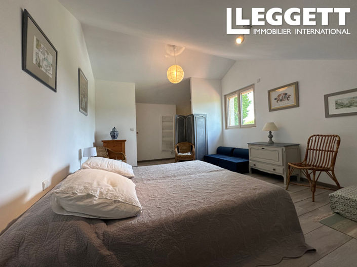 Image No.8-4 Bed House for sale