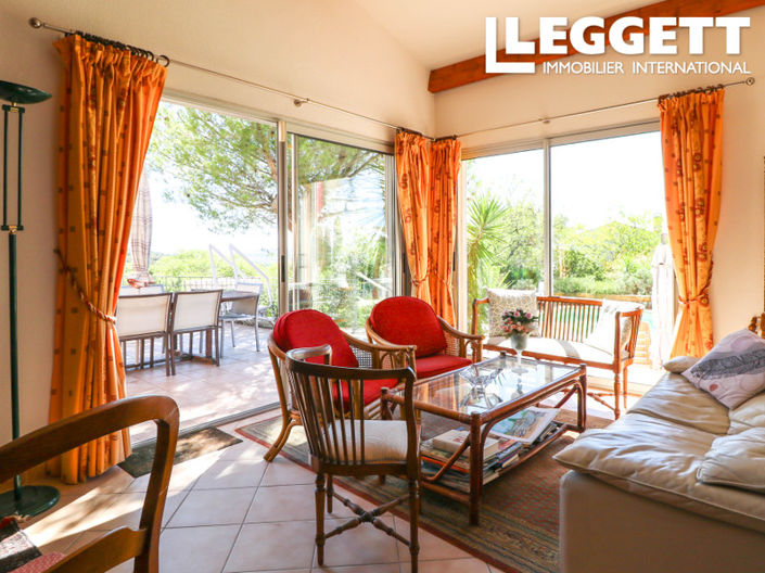 Image No.6-4 Bed House for sale